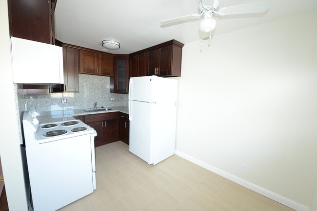 21303 Oak St, Unit -- in Hayward, CA - Building Photo - Building Photo