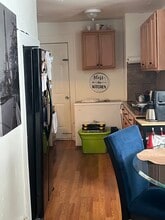 255 Millbury St, Unit 2 in Worcester, MA - Foto de edificio - Building Photo