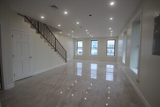 72 Van Dyke St in Brooklyn, NY - Building Photo - Building Photo