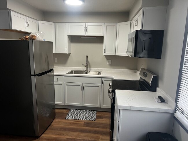 1825 W Brewster St in Appleton, WI - Building Photo - Building Photo