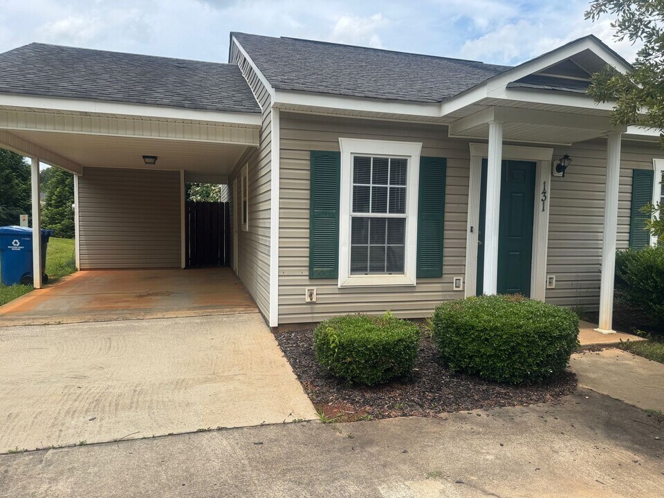 131 Karlie Ct in Greenwood, SC - Building Photo