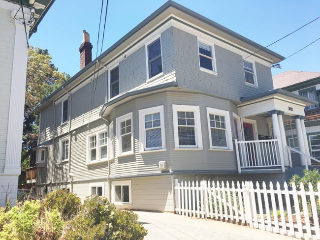 3012 College Ave in Berkeley, CA - Foto de edificio - Building Photo