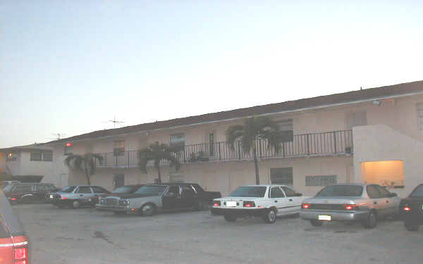 10721-10729 SW 4th St in Miami, FL - Building Photo - Building Photo