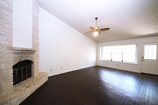 6503 Heron Dr in Austin, TX - Building Photo - Building Photo