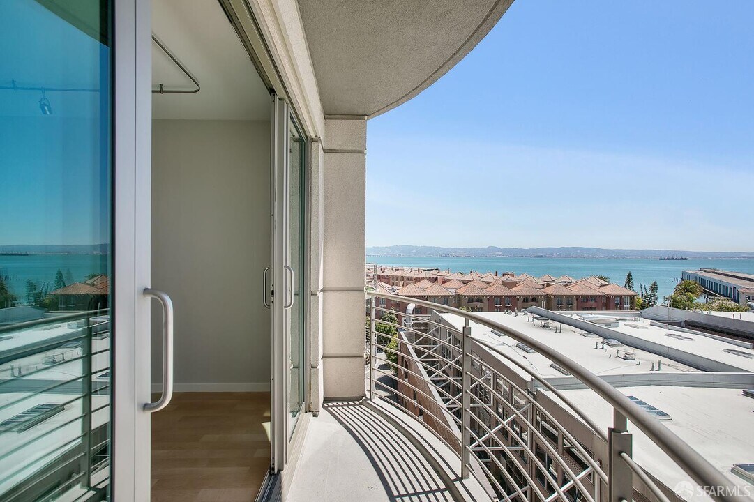 219 Brannan St in San Francisco, CA - Foto de edificio