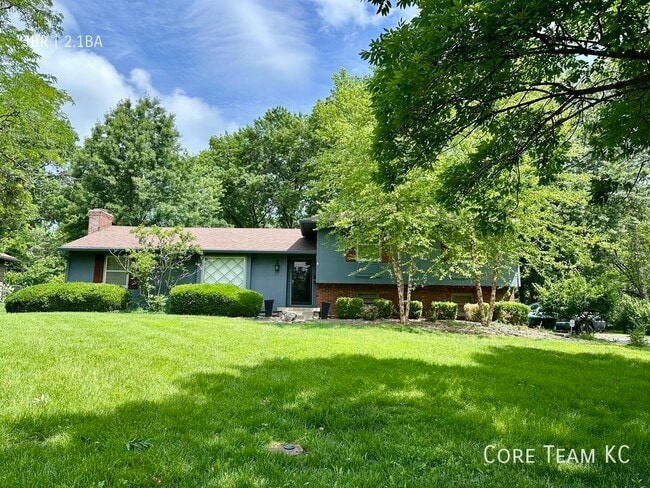 2308 W 104th St in Leawood, KS - Building Photo - Building Photo