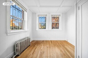 338 Clermont Ave in Brooklyn, NY - Building Photo