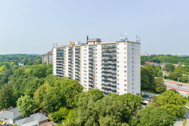 Guildwood Gardens in Toronto, ON - Building Photo - Building Photo