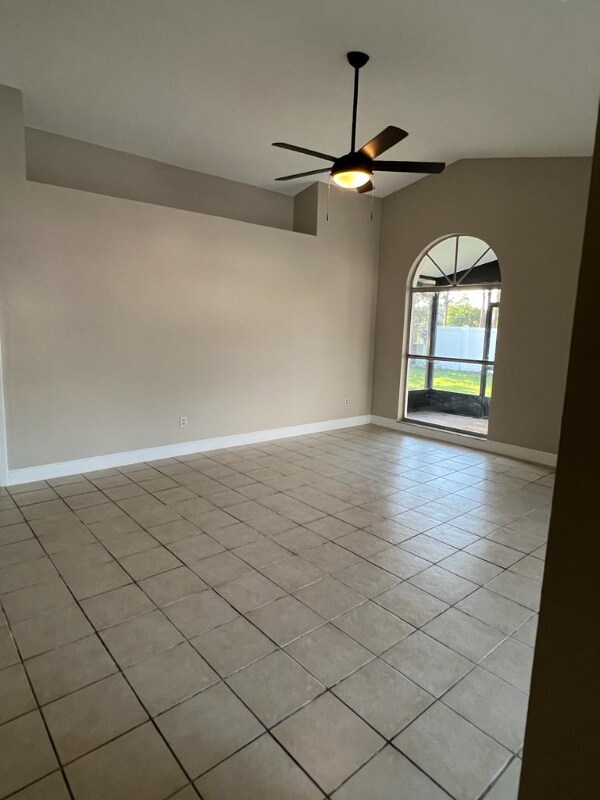 2001 Basil Dr in Orlando, FL - Building Photo - Building Photo