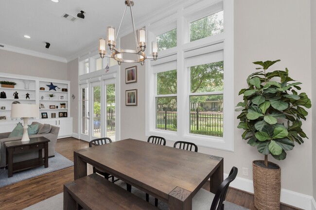 1716 Upland Lakes