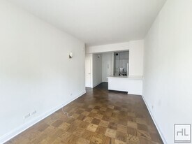 WEST 22 STREET in New York, NY - Building Photo