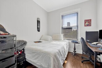 1000 W Dakin St in Chicago, IL - Building Photo - Building Photo
