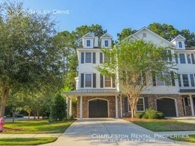 3500 Bagley Dr in Mount Pleasant, SC - Building Photo