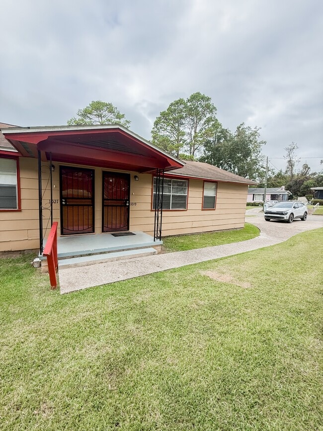 property at 1019 Griffin St