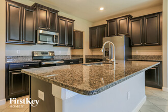 9905 Victory Gallop Loop in Ruskin, FL - Building Photo - Building Photo