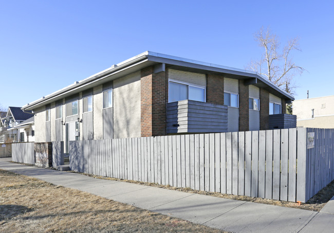 457 11a St NW in Calgary, AB - Building Photo - Building Photo