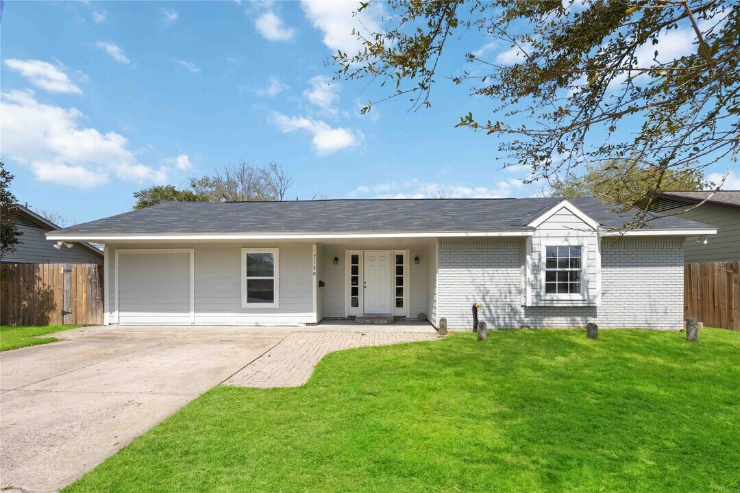 7150 Mobud Dr in Houston, TX - Building Photo