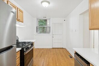 3720 W Altgeld St in Chicago, IL - Building Photo - Building Photo