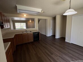 10118 Figaro Canyon in San Antonio, TX - Building Photo - Building Photo