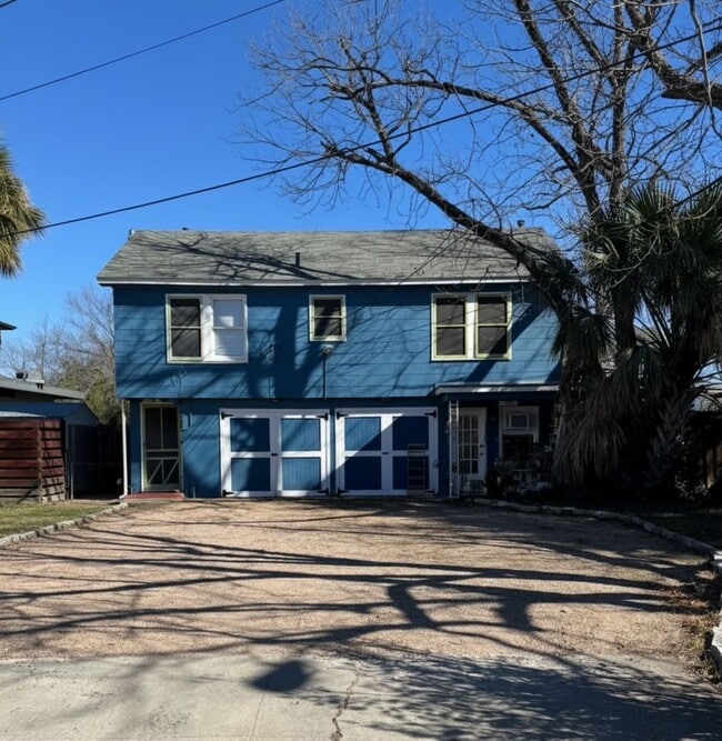 property at 902 E 43rd St