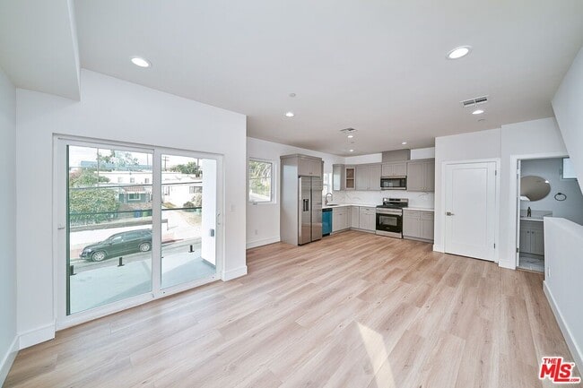 property at 1106 Queen Anne Pl