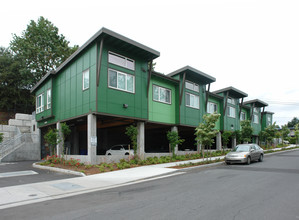 Broadway Vantage Apartments in Portland, OR - Building Photo - Building Photo