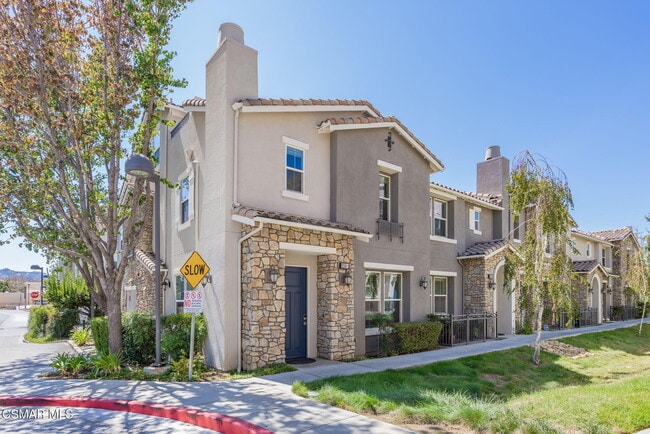 2239 Rolling River Ln in Simi Valley, CA - Building Photo - Building Photo