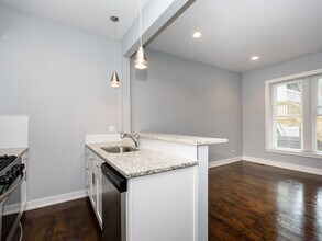 2163 N Bell Ave in Chicago, IL - Building Photo - Building Photo