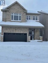 81 Dunlop Rd in Carleton Place, ON - Building Photo