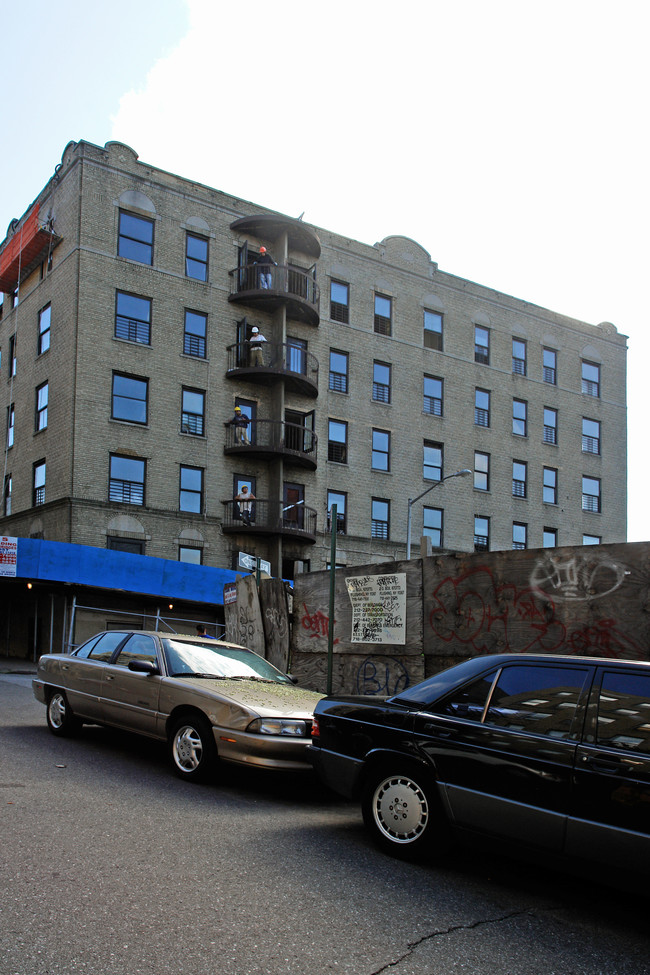 1660 Andrews Ave in Bronx, NY - Building Photo - Building Photo