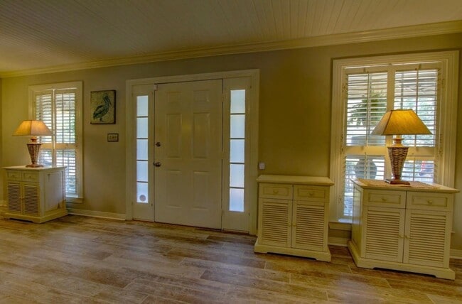 702 N Lakeside Dr in Destin, FL - Building Photo - Building Photo