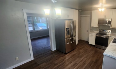 1376 W Hiawatha Dr in Appleton, WI - Building Photo - Building Photo