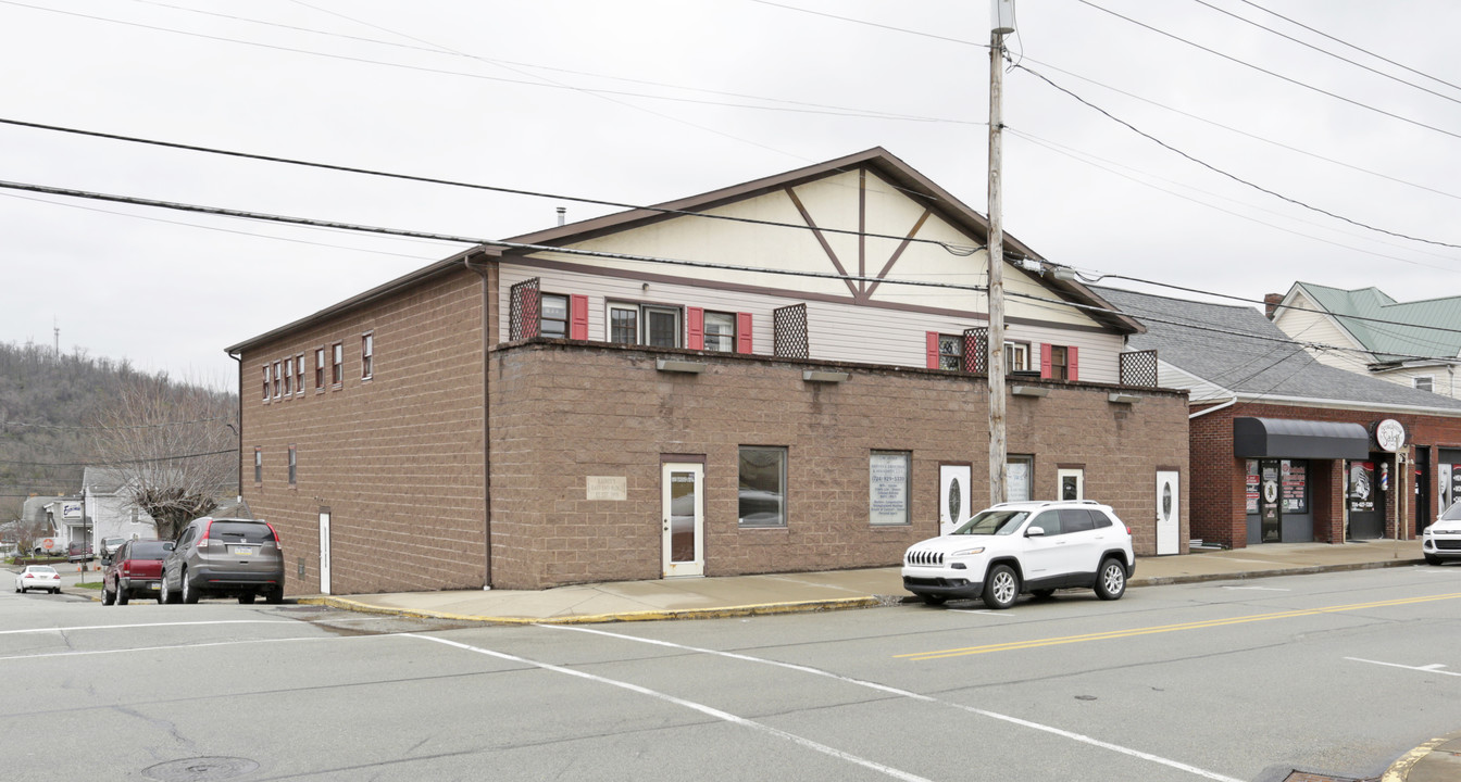 601 Broad Ave in Belle Vernon, PA - Building Photo