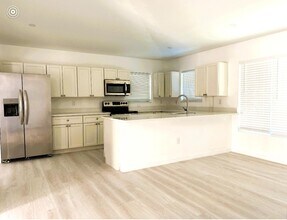 121 S Lake Dr in Lantana, FL - Building Photo - Building Photo