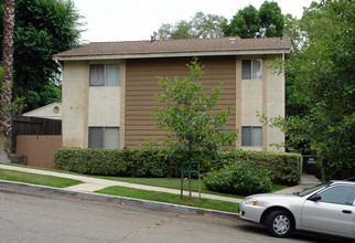 The Breezes in Escondido, CA - Building Photo - Building Photo