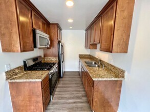 12737 Pacific Ave in Los Angeles, CA - Building Photo - Building Photo