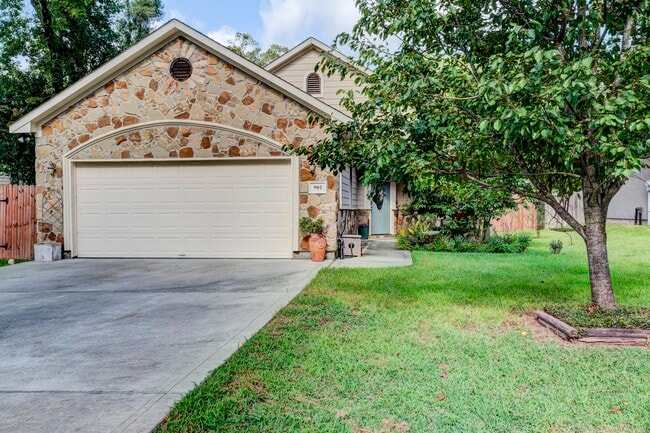 property at 901 Franconia Dr
