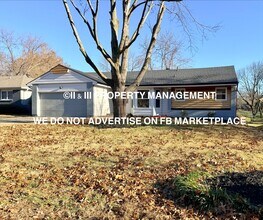 9209 Hayes Dr in Overland Park, KS - Building Photo - Building Photo