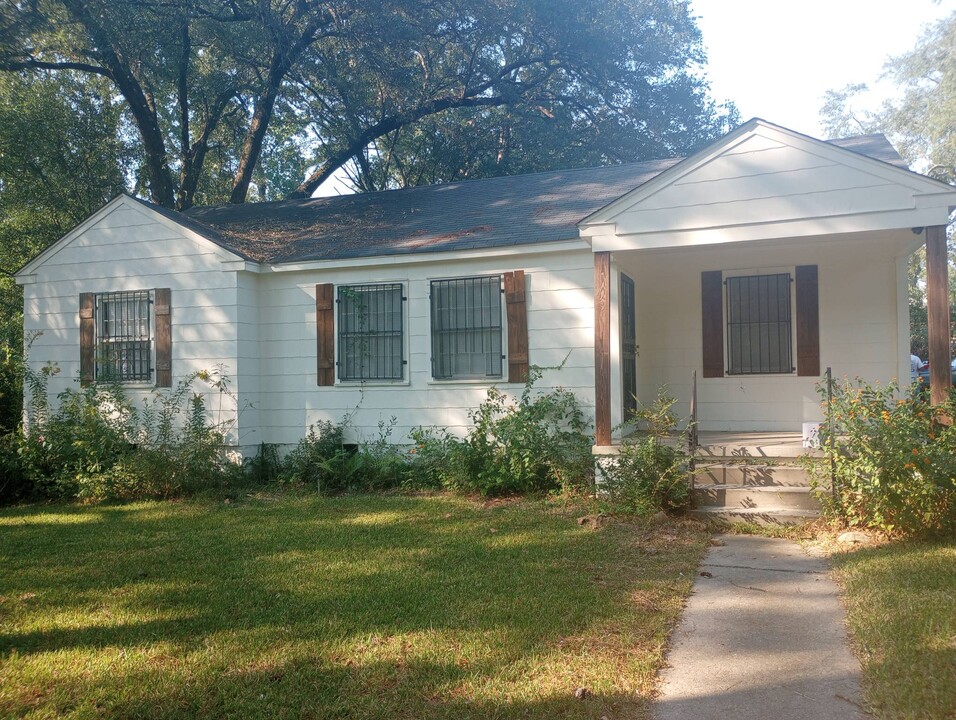 306 Wilshire Ave in Jackson, MS - Foto de edificio