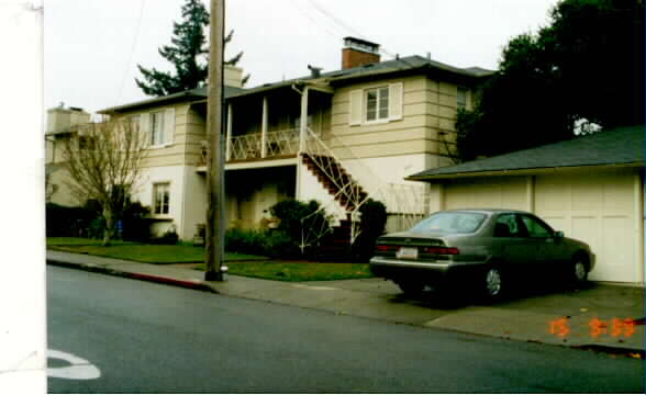 1701-1707 Clemens Rd in Oakland, CA - Foto de edificio - Building Photo