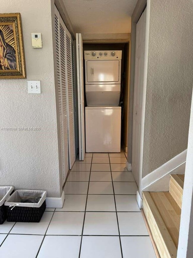 4515 SW 68th Ct Cir in Miami, FL - Building Photo - Building Photo