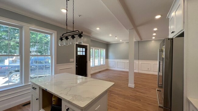 336 Cambridge St in Burlington, MA - Building Photo - Building Photo