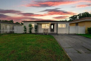 4520 SW 25th St in West Park, FL - Building Photo