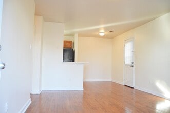 2518 Kent Village Dr in Hyattsville, MD - Building Photo - Building Photo