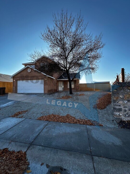 3854 Ivory Ct in Las Cruces, NM - Building Photo