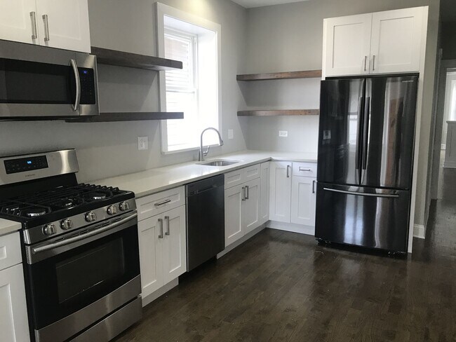 2839 W Lyndale St in Chicago, IL - Building Photo - Building Photo