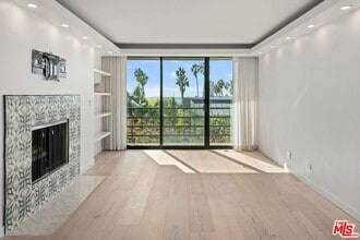 2920 Neilson Way, Unit 303 in Santa Monica, CA - Building Photo - Building Photo