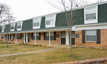 Fox Run Apartments in Montgomery, AL - Building Photo - Building Photo