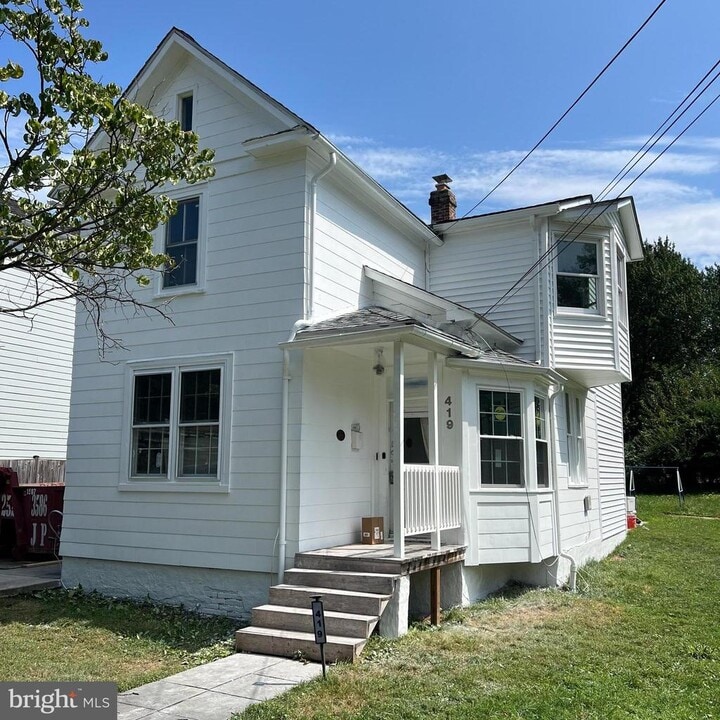 419 Reading Ave in Rockville, MD - Building Photo