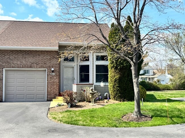 property at 8013 Bridgepointe Dr